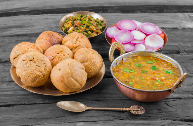 rajasthani-traditional-food-dal-baati-churma